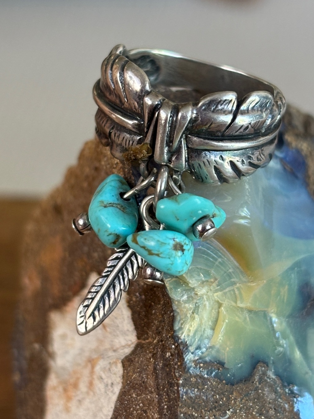 Vintage Turquoise Nuggets Feather Charm Sterling Silver Ring - size 5.5 - Picture 2 of 14
